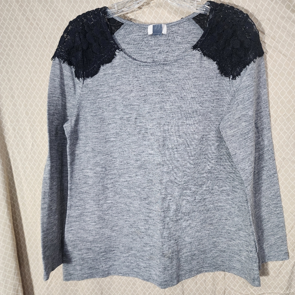 Old Navy Gray Long Sleeve Tshirt w/Black Lace Shoulder Cap Women's Large